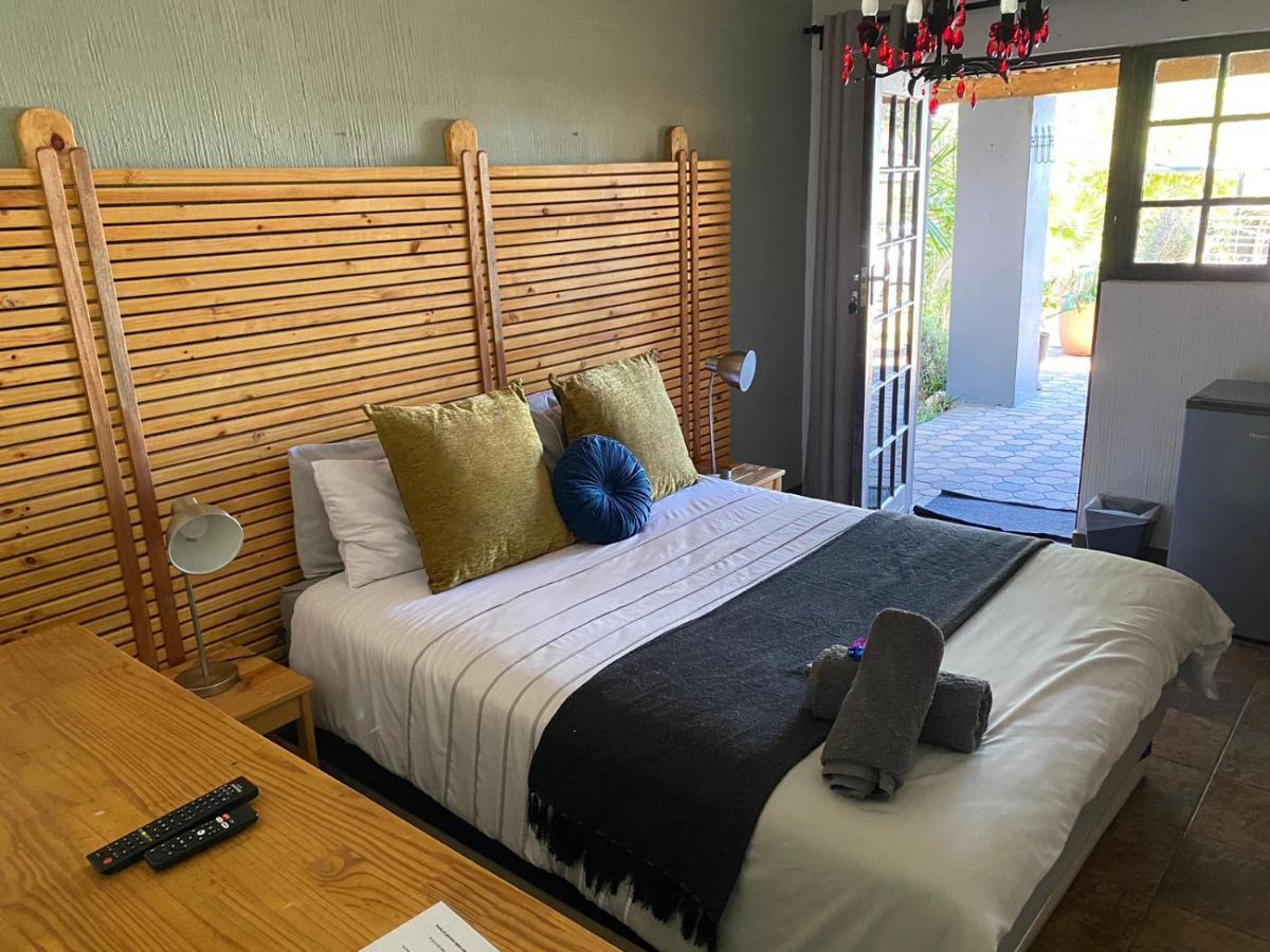 Karoozin Village Oudtshoorn Esterno foto